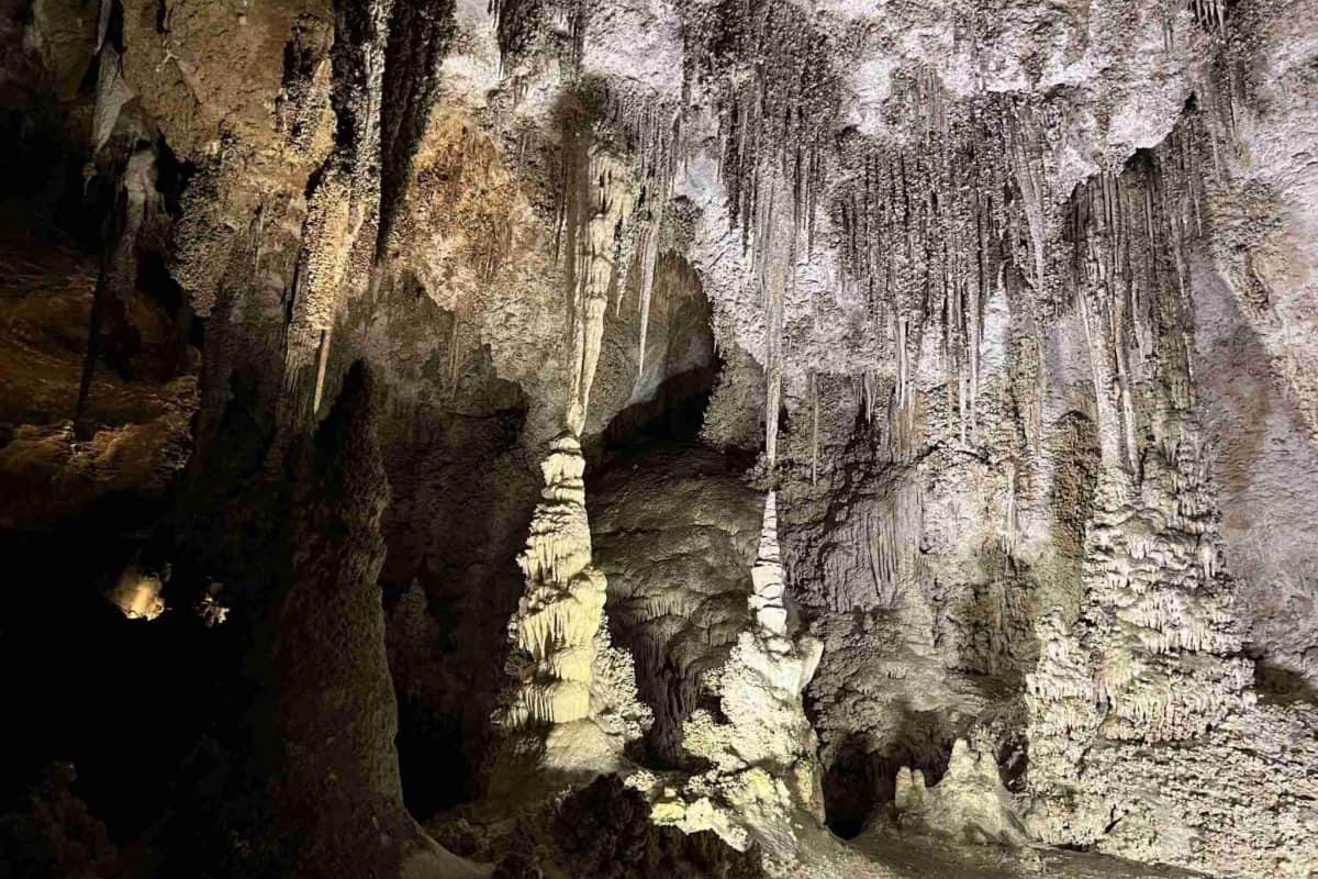 Big Room Trail cave decorations