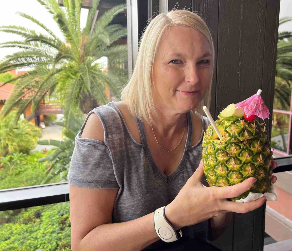 Julie with lapu lapu at Tambu Lounge in Polynesian Village Resort