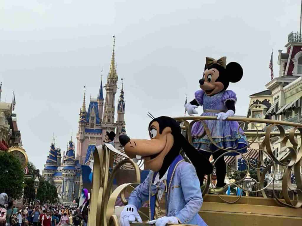 Disney characters at Disney World
