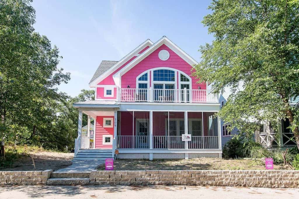 Barbie-inspired vacation rental