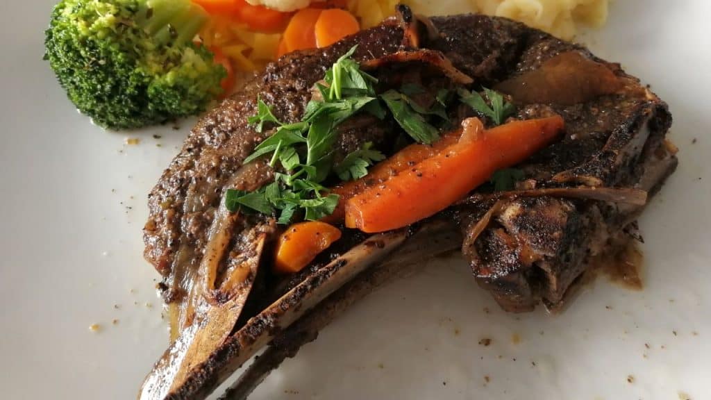 Kleftiko - stewed lamb meat with vegetables