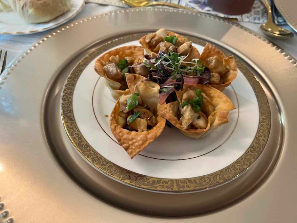 Crispy wonton with tripletail and teriyaki sauce