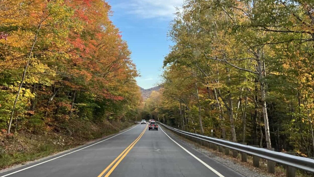 Autumn Bliss: A Scenic Drive Through the Kancamagus Highway