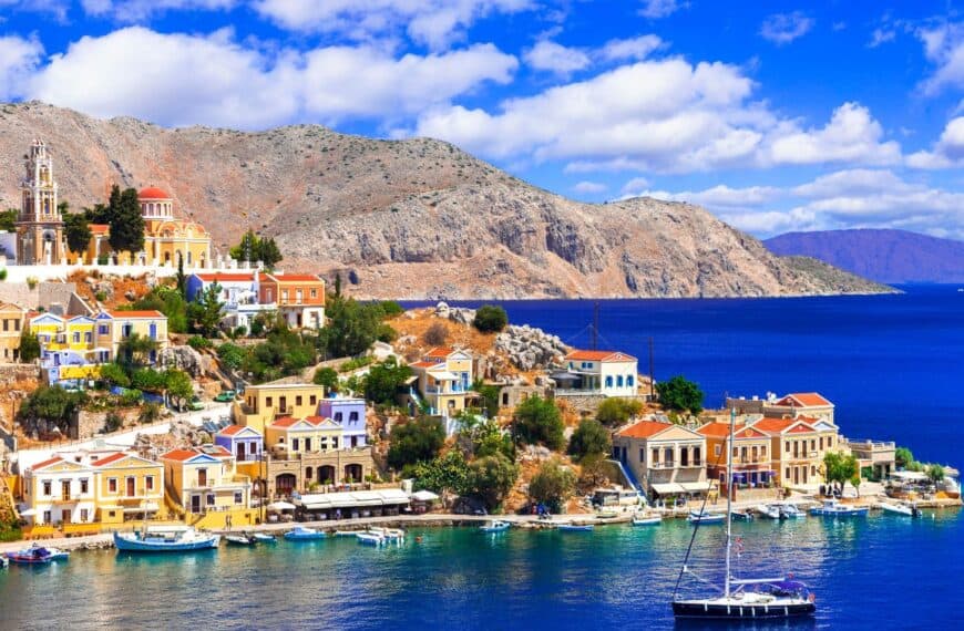 Greece is one of the best countries to retire - beautiful scenery, excellent healthcare, and affordability.