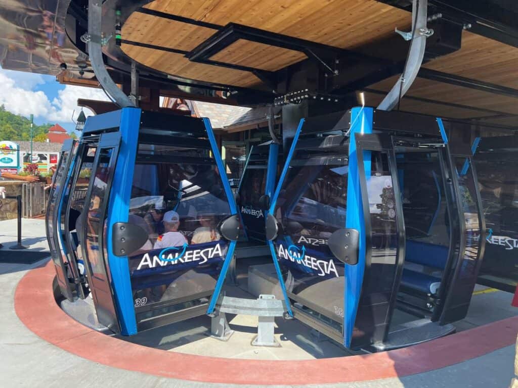 The gondola doors open for passengers to enter and ride up the mountain from Gatlinburg to Anakeesta.